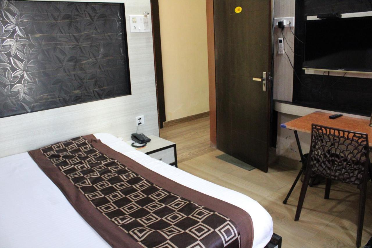 Hotel SQUARE PARK Dibrugarh Exterior foto