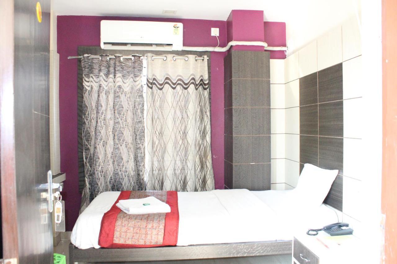 Hotel SQUARE PARK Dibrugarh Exterior foto