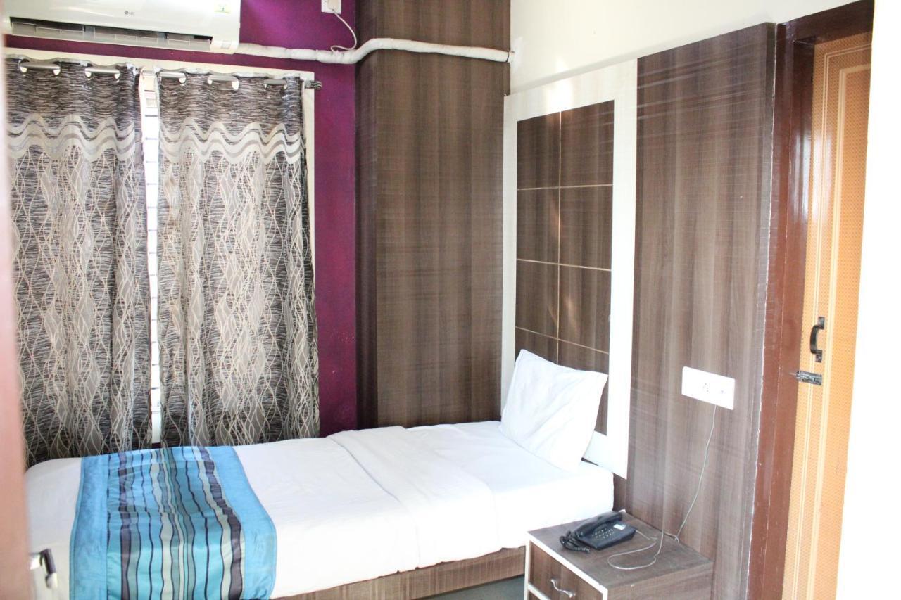 Hotel SQUARE PARK Dibrugarh Exterior foto