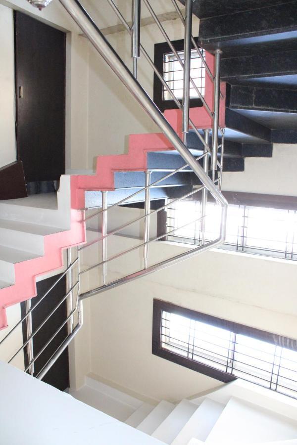 Hotel SQUARE PARK Dibrugarh Exterior foto