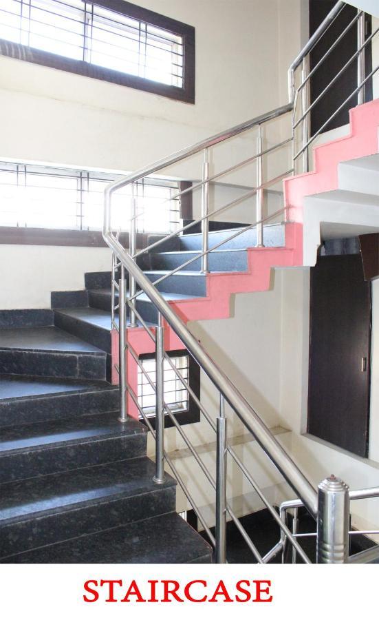 Hotel SQUARE PARK Dibrugarh Exterior foto